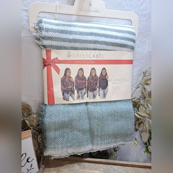 NWT Quagga Blanket Wrap in Cali Stripe - Picture 2 of 8